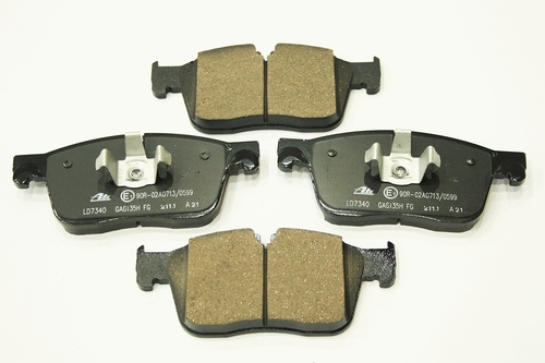 BRAKE PAD SET (CERAMIC)
