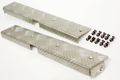 REAR CORNER CHEQUER PLATE KIT SILVER - 110 DEF 2007 ON