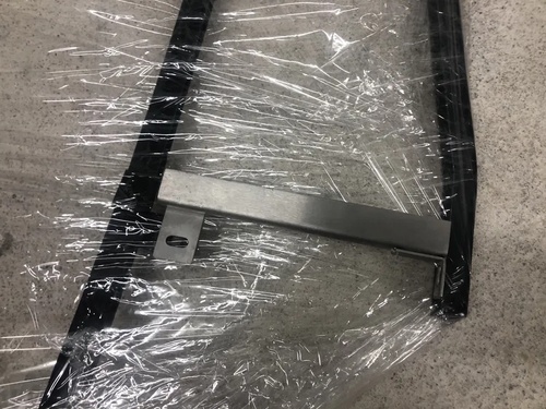 Calha Retenção vidro traseiro direita inox